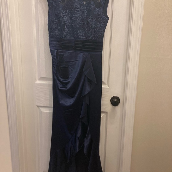 NWT Women’s Navy Formal Ruffled Evening Prom VFSHOW size M - Picture 2 of 12